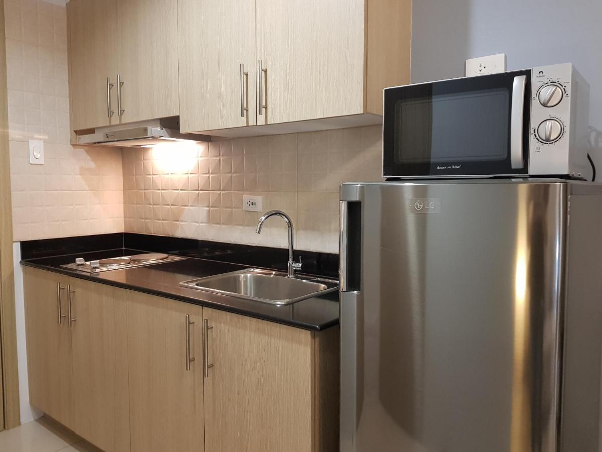 Breeze Residences By Cs Luxe Manila Esterno foto