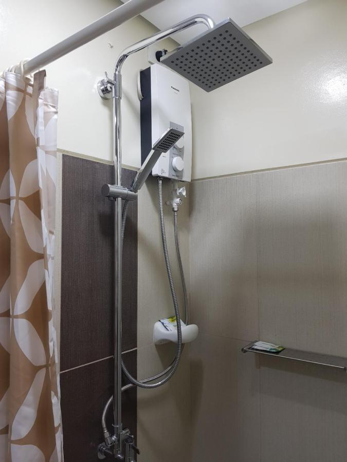 Breeze Residences By Cs Luxe Manila Esterno foto
