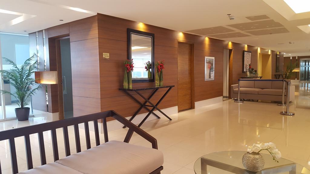 Breeze Residences By Cs Luxe Manila Esterno foto