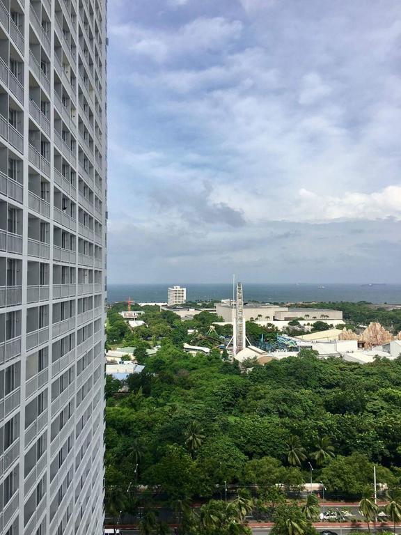 Breeze Residences By Cs Luxe Manila Esterno foto