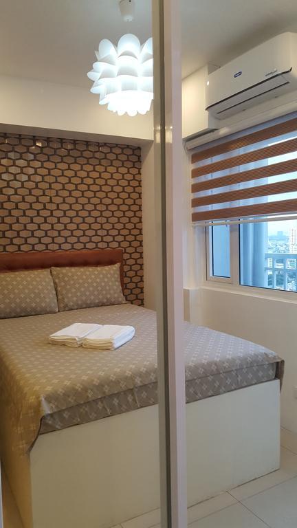 Breeze Residences By Cs Luxe Manila Esterno foto